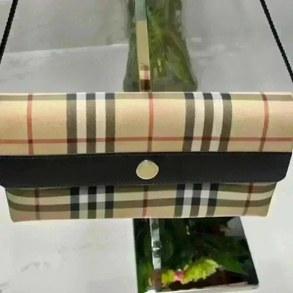 ๐๐ Burberry Nova Check Canvas + Leather Tote/Shoulder Bag + Dust Bag EUC! - Picture 4 of 15